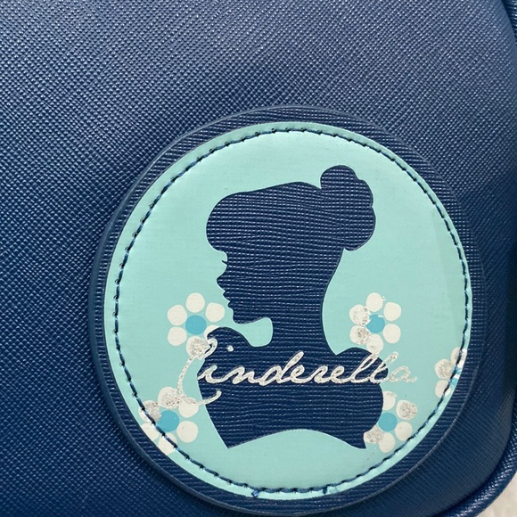 🆕Danielle Nicole Disney Cinderella Crossbody ,  blue - Picture 7 of 10